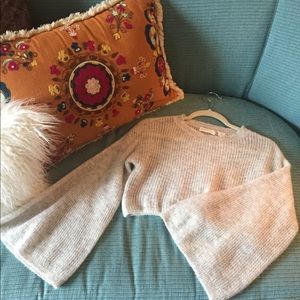 Cropped knit sweater with flare sleeves